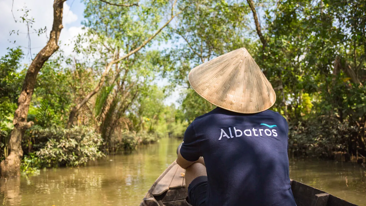 Albatros' rejseleder i front Albatros' rejseleder i front